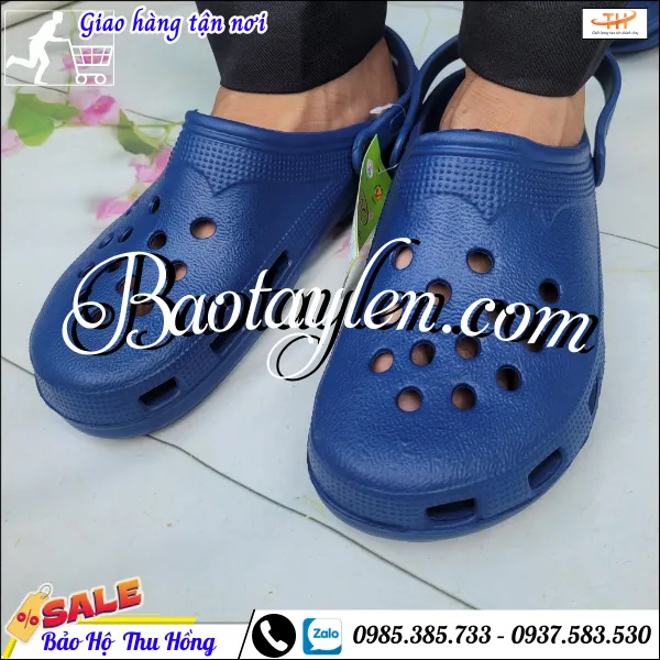 Giày nhựa đi mưa