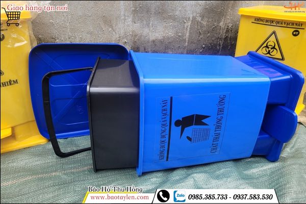 Thùng rác y tế nhựa HDPE có độ bền cao . Thùng rác y tế nhựa HDPE có độ bền cao .