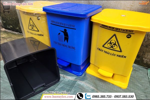 Thùng rác thải y tế đạp chân thông minh . Thùng rác thải y tế đạp chân thông minh .