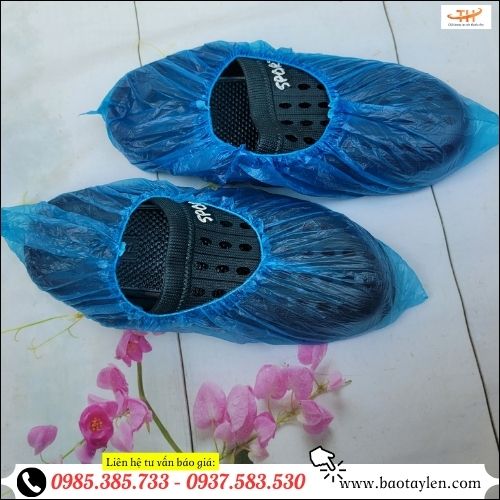 Bọc giày đi mưa dùng 1 lần nilon . Bọc giày đi mưa dùng 1 lần nilon .