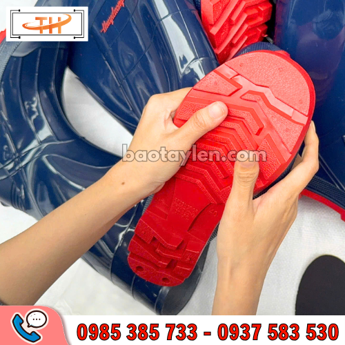 Ủng Thùy Dương mũi thép thiết kế đế chông trơn trượt Ủng Thùy Dương mũi thép thiết kế đế chông trơn trượt