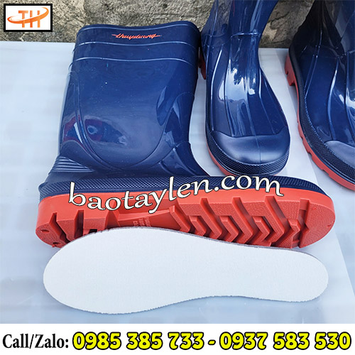 Ủng bảo hộ mũi thép Ủng bảo hộ mũi thép