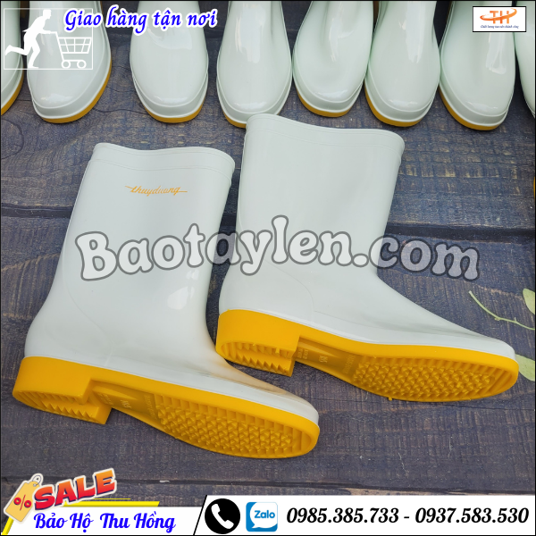 Ủng nhựa Thùy Dương màu trắng Ủng nhựa Thùy Dương màu trắng