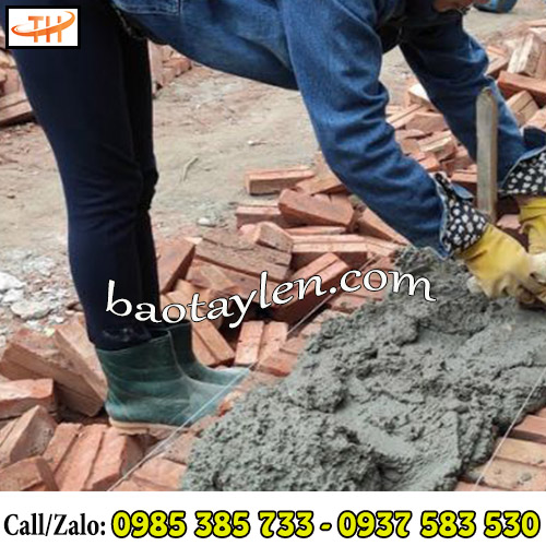 Ủng lao động cổ thấp được dùng phổ biến trong nhiều công việc khác nhau Ủng lao động cổ thấp được dùng phổ biến trong nhiều công việc khác nhau