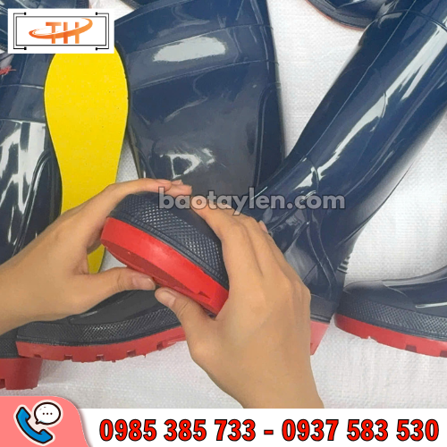 Mũi thép chắc chắn giúp bảo vệ chân hiệu quả Mũi thép chắc chắn giúp bảo vệ chân hiệu quả