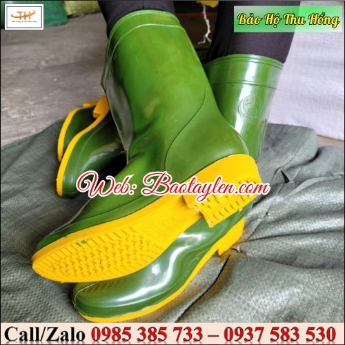 Ủng Việt Thắng riêu đế vàng. Ủng Việt Thắng riêu đế vàng.