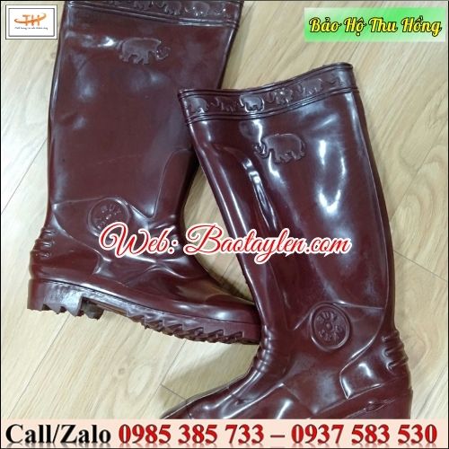 Ủng Việt Thắng màu đỏ nâu. Ủng Việt Thắng màu đỏ nâu.