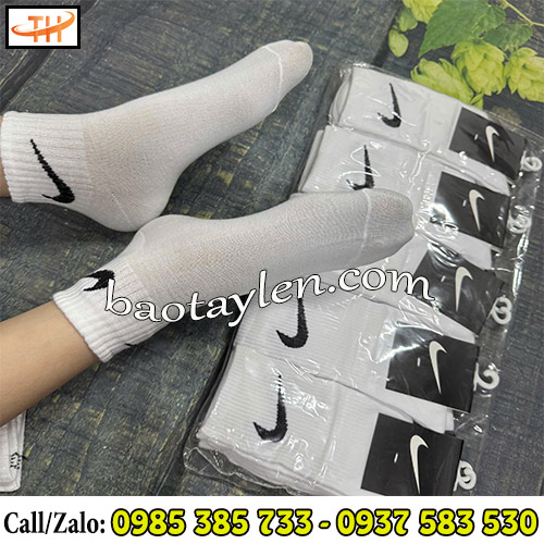 Vớ trắng phù hợp sử dụng cho cả nam và nữ Vớ trắng phù hợp sử dụng cho cả nam và nữ
