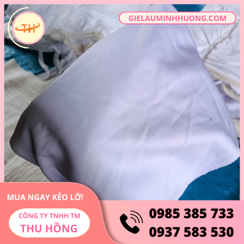 Giẻ lau thun trắng lau chùi vết bẩn Giẻ lau thun trắng lau chùi vết bẩn