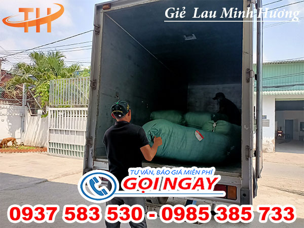 Khách trực tiếp ghé kho lấy 1 tấn giẻ lau trắng 01