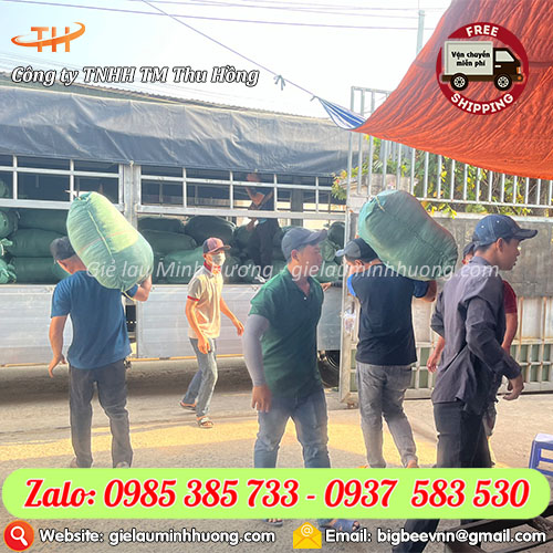 Lên hàng 4 tấn vải lau tại kho Lên hàng 4 tấn vải lau tại kho