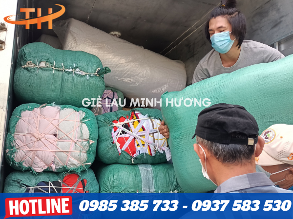 Thu Hồng soạn giẻ lau đi giao cho chị H quận 7 05