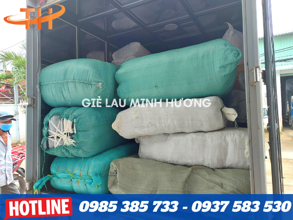 Thu Hồng soạn giẻ lau đi giao cho chị H quận 7 02