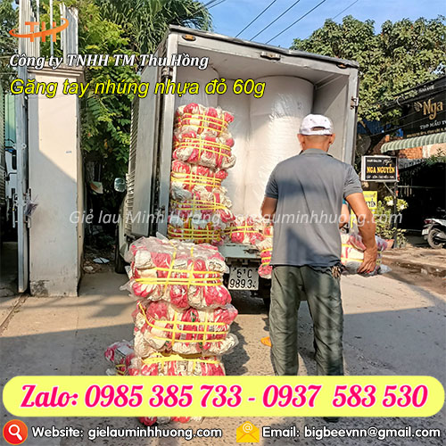 Thu Hồng chuẩn bị giao găng tay nhúng nhựa đỏ 60g Thu Hồng chuẩn bị giao găng tay nhúng nhựa đỏ 60g