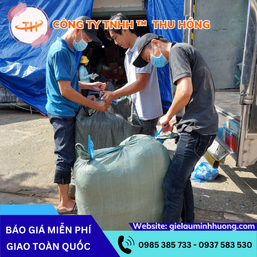 Thu Hồng đóng gói và giao bao tay len poly 70g cổ dài miễn phí Thu Hồng đóng gói và giao bao tay len poly 70g cổ dài miễn phí