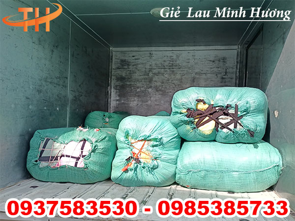 Thu Hồng giao vải vụn ra chành xe đi Vũng Tàu 01