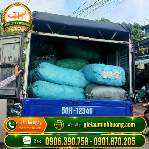 Vải lau màu may ghép một bao 50kg Vải lau màu may ghép một bao 50kg