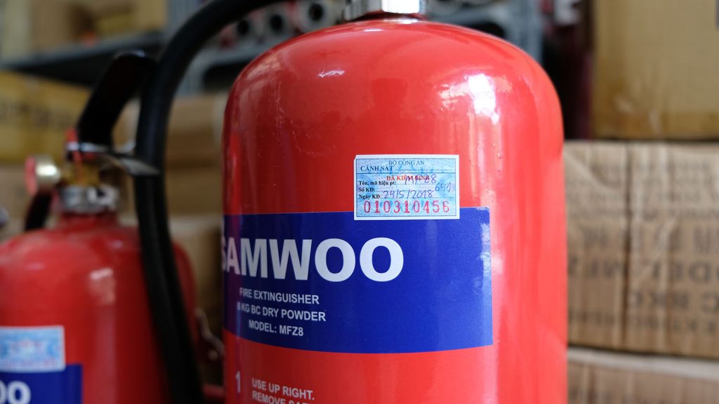 binh-chua-chay-co-tem-kiem-dinh