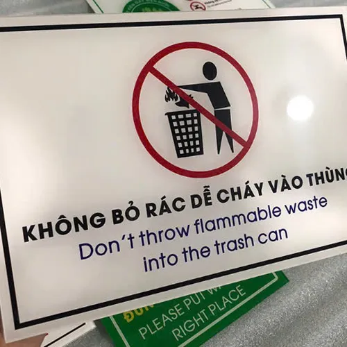 Biển mica không bỏ rác dễ cháy vào thùng