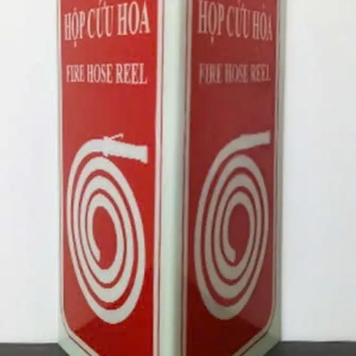 Biển báo tam giác dạ quang vị trí hộp cứu hỏa