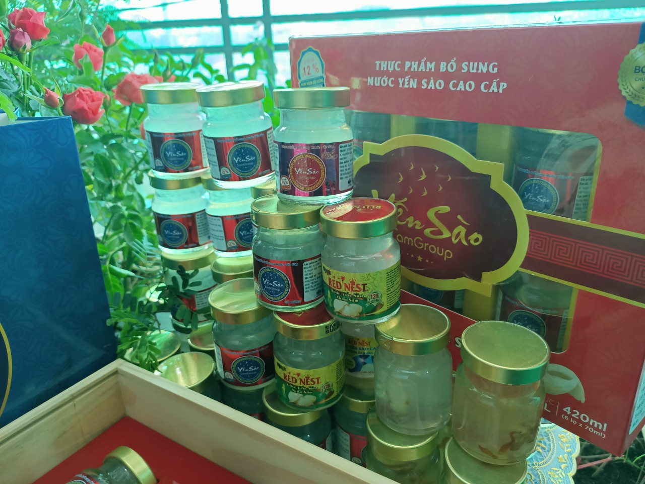 Giỏ quà tặng yến sào cao cấp bổ sung nhân sâm giá rẻ cuối năm Giỏ quà tặng yến sào cao cấp bổ sung nhân sâm giá rẻ cuối năm