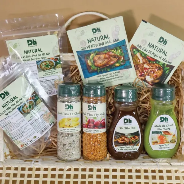 Bộ quà tết yến sào bánh kẹo gia vị Quý Mão 2023 giá sỉ DHfood Lamgroup Richy