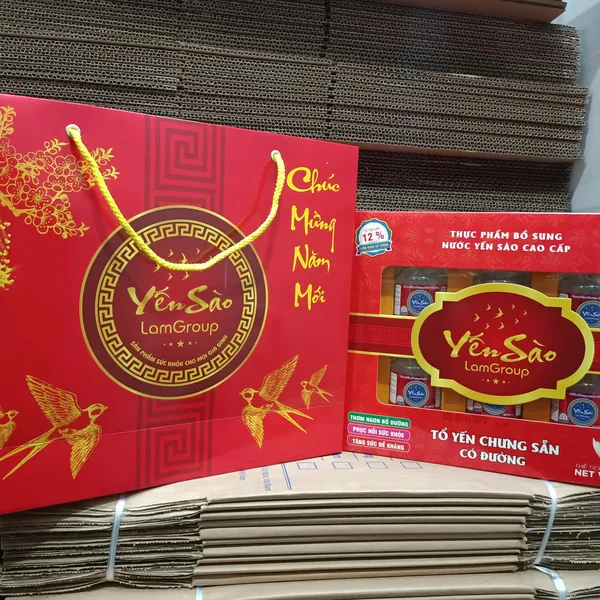 Sét Hộp quà tặng nước yến sào cao cấp Lamgroup xuân 2024