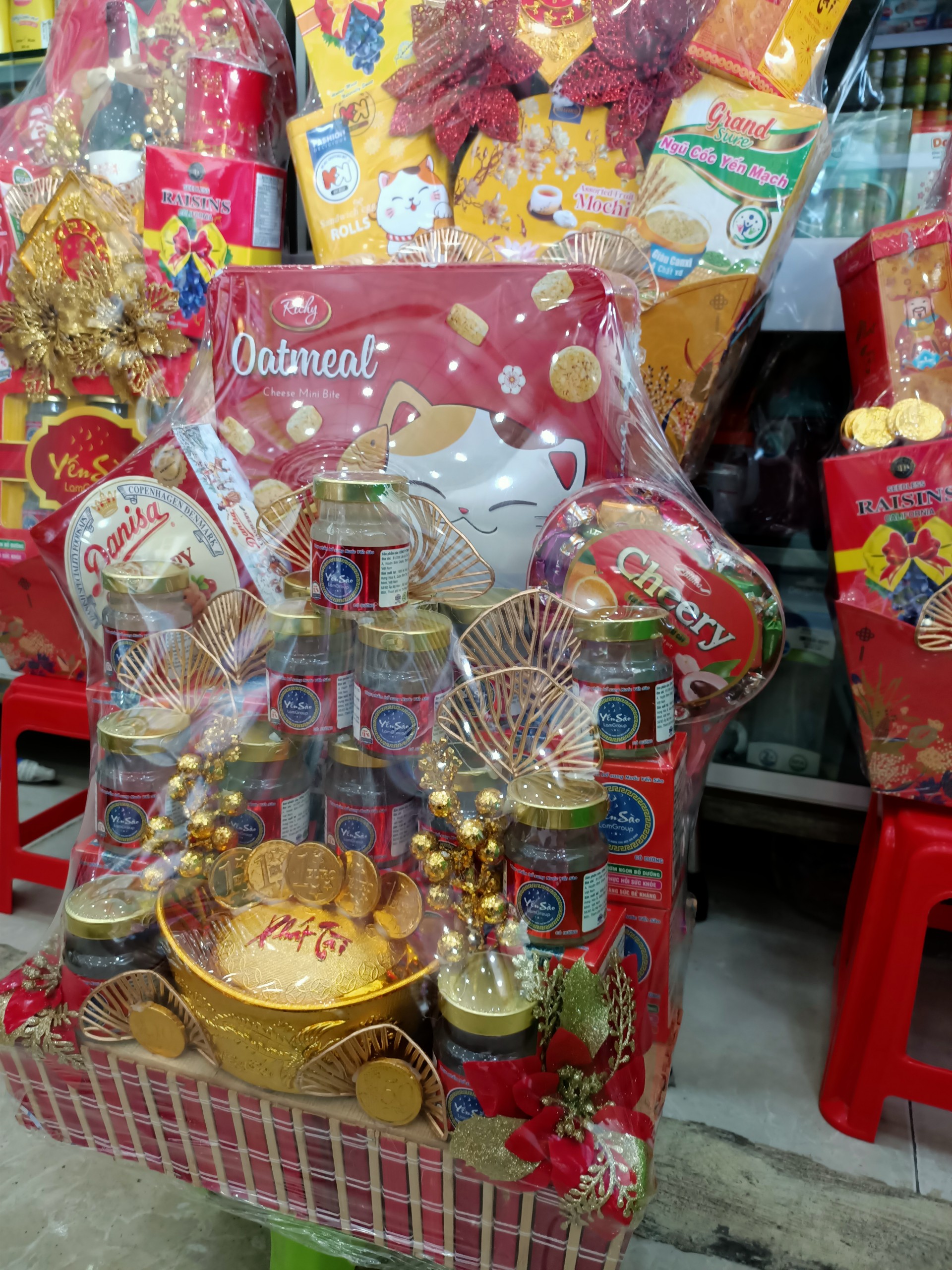 Giỏ quà tặng 6 lọ yến sào cao cấp hương vị truyền thống Giỏ quà tặng 6 lọ yến sào cao cấp hương vị truyền thống