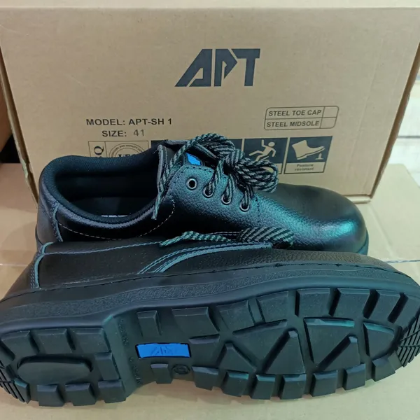 Giày bảo hộ công trình APT ChauLam giá sỉ