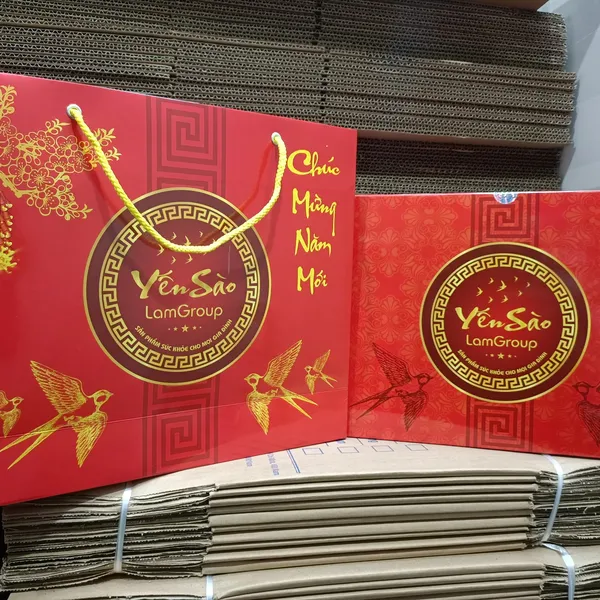 Sét Hộp quà tặng nước yến sào cao cấp Lamgroup xuân 2023