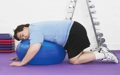 LƯỜI YÊU NHƯNG KHÔNG ĐƯỢC LƯỜI VẬN ĐỘNG!