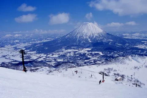 Tour Nhật Mùa Đông: Khám Phá Núi Phú Sĩ Và Những Ngôi Làng Cổ Kính