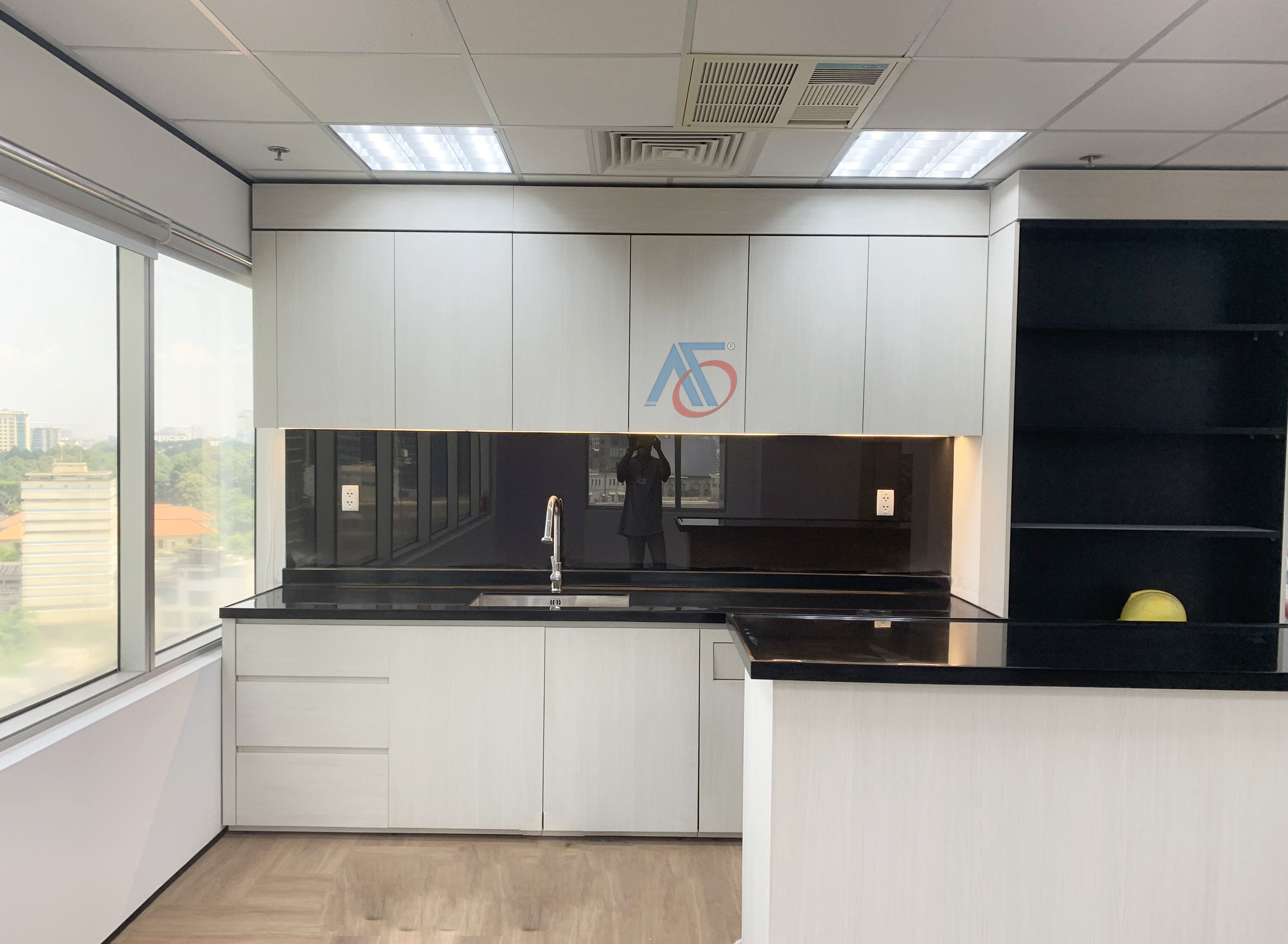 Solid Surface Stone P -104 PEAR BLACK