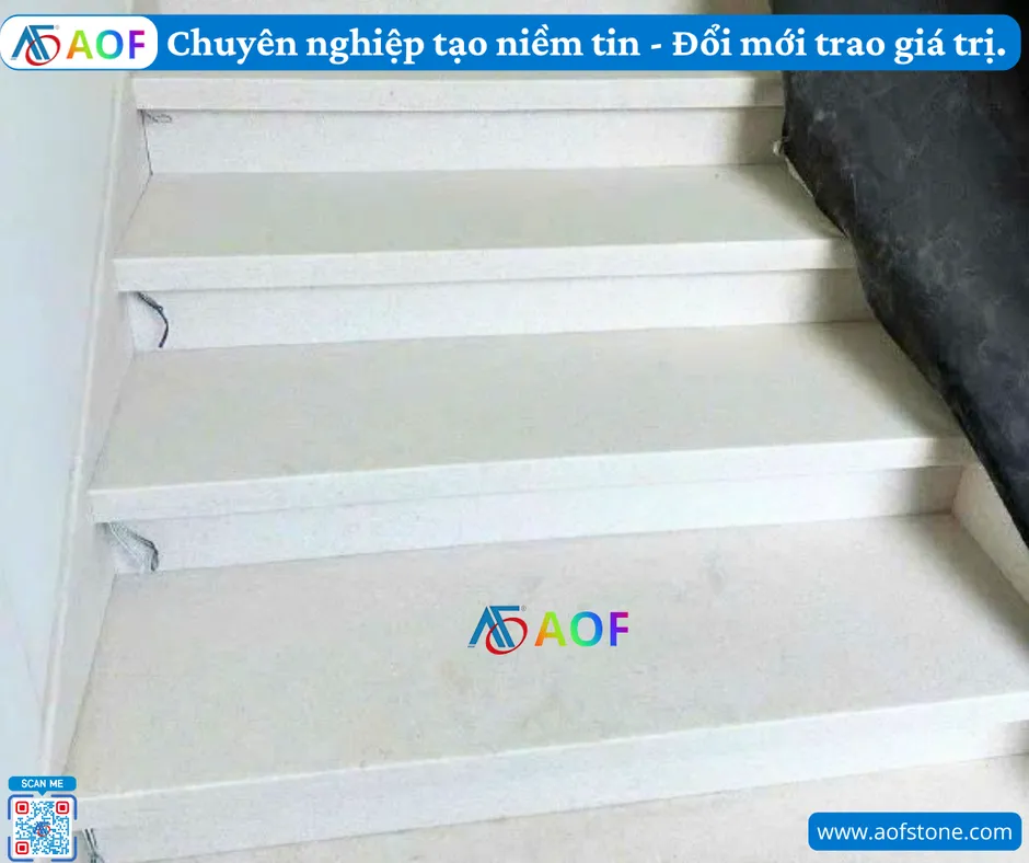 Thi công cầu thang solid surface không đường nối uy tín Tuyên Quang