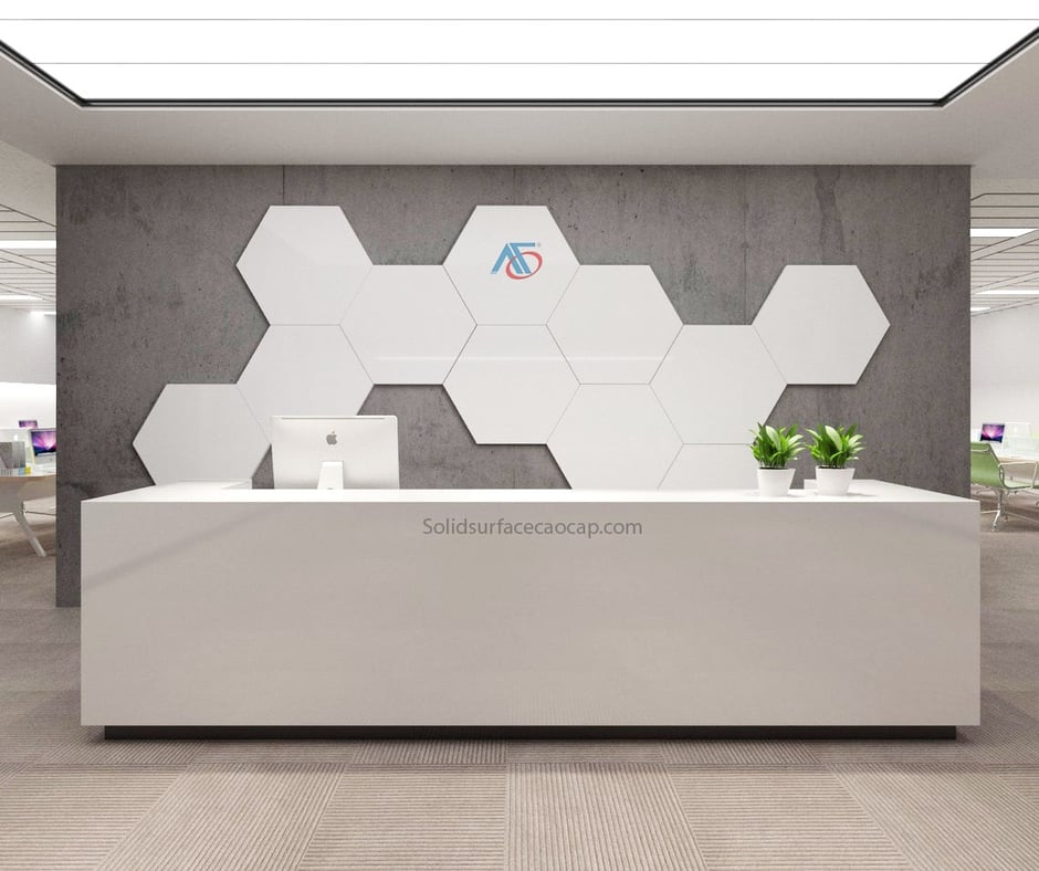 Lắp đặt quầy lễ tân solid surface hiện đại, chuẩn quốc tế cùng doanh nghiệp Bắc Ninh