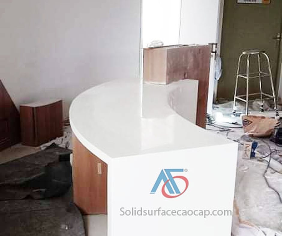  Dự án quầy bar solid surface uốn cong độc bản của AOF tại Cố đô Huế