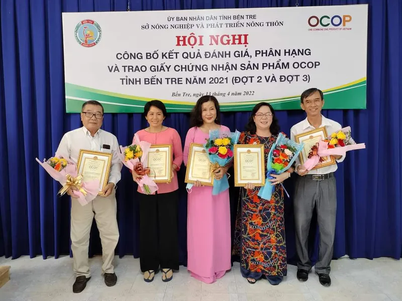 MỨT CHÔM CHÔM SẤY DẺO CÔ CHÍN ĐẠT CHỨNG NHẬN OCOP 3 SAO TỈNH BẾN TRE