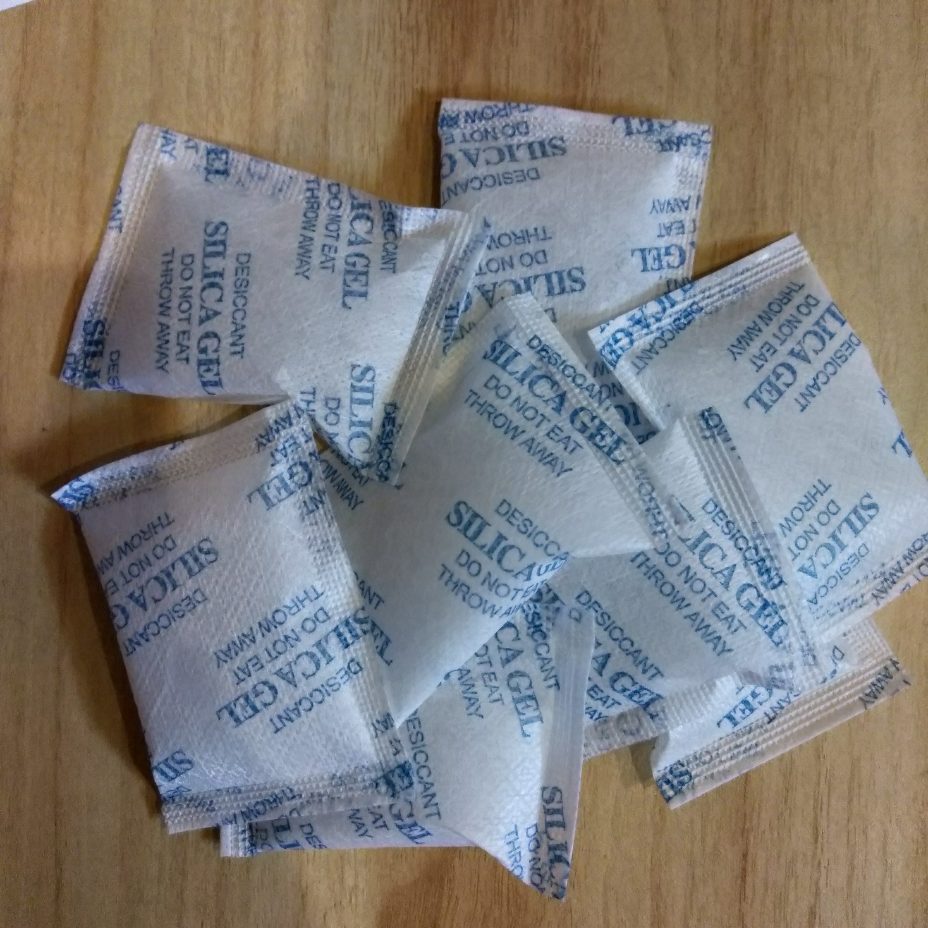 Túi hút ẩm Silica gel 5gr - 30gr Túi hút ẩm Silica gel 5gr - 30gr