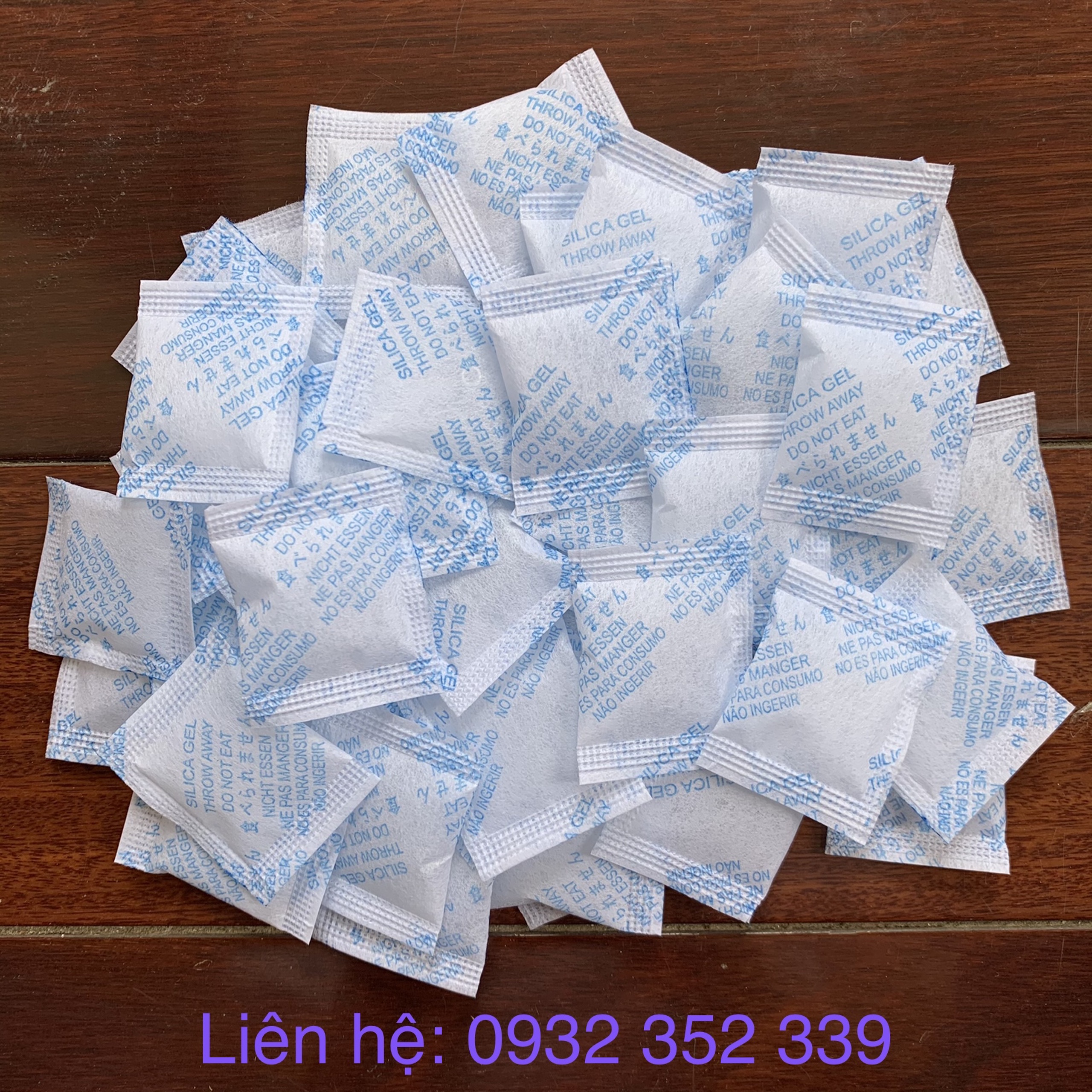 Hạt hút ẩm Silica gel đóng gói 1,4gr Hạt hút ẩm Silica gel đóng gói 1,4gr