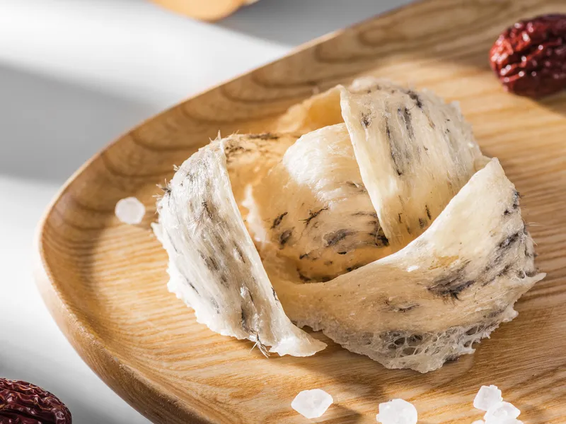 Tổ Yến Thô Còn Lông Nguyên Chất Lunana - Hộp 100gram (10-12 tổ)