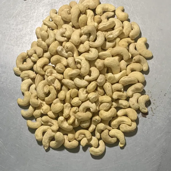 Hạt điều (Cashew nuts)