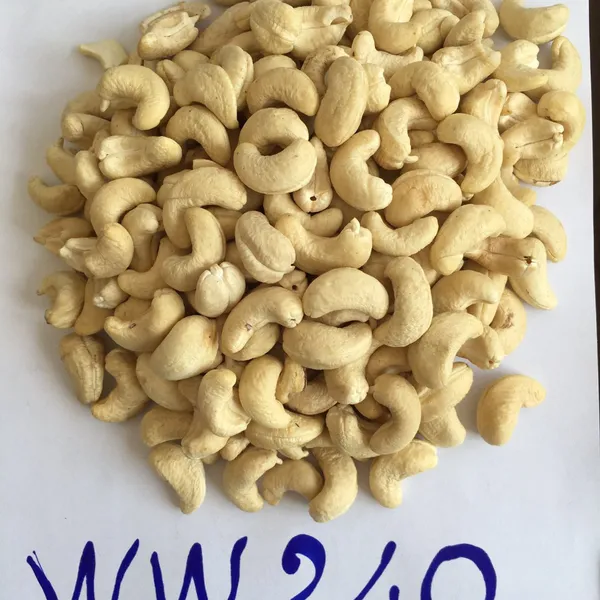 Hạt điều (Cashew nuts)