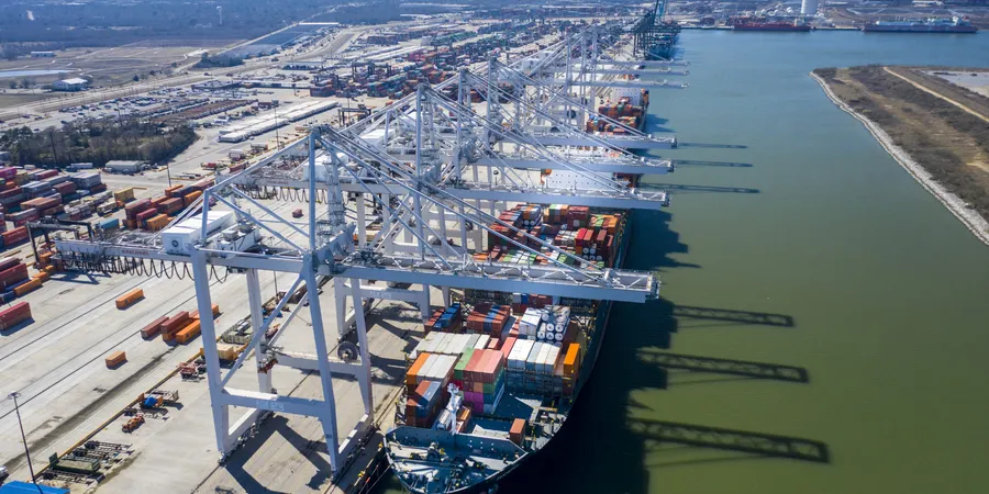 Port Houston handles nearly 3.5 million TEUs in November