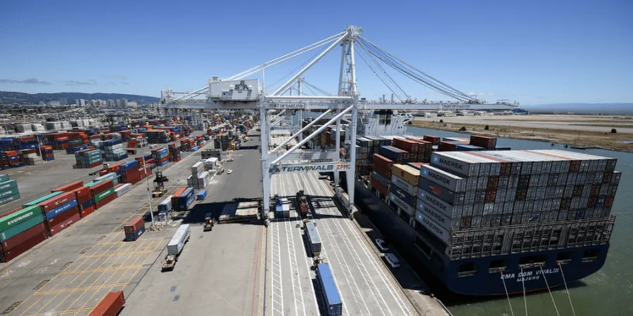 Port of Oakland to become “smart and zero-emission”