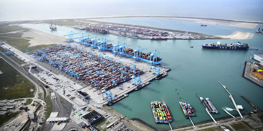 Slow growth for major box ports in 2022