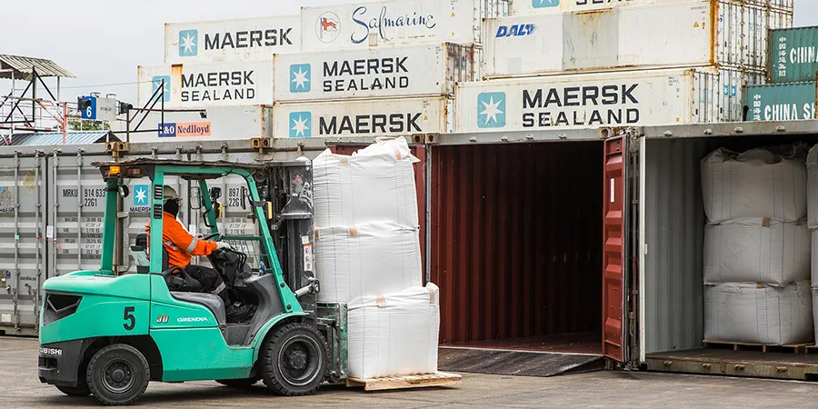 What is Stuffing and Destuffing of Shipping Containers?