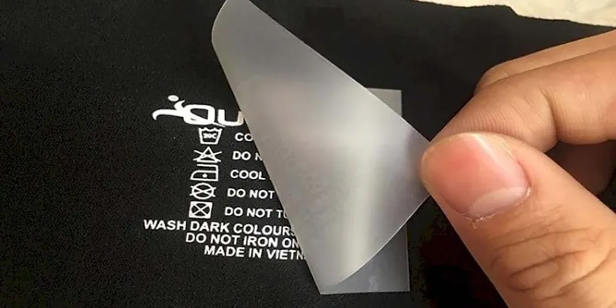 In PET Có Bền Không? Cách Giặt & Bảo Quản Áo In PET “Bất Tử” Theo Thời Gian