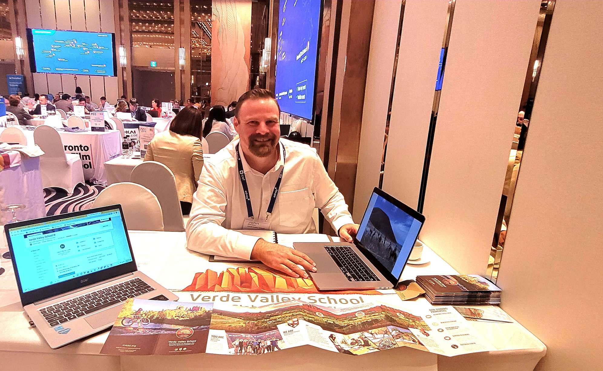 Thầy John Gordon -  Assistant Head of School & Dean of Students của Verde Valley School