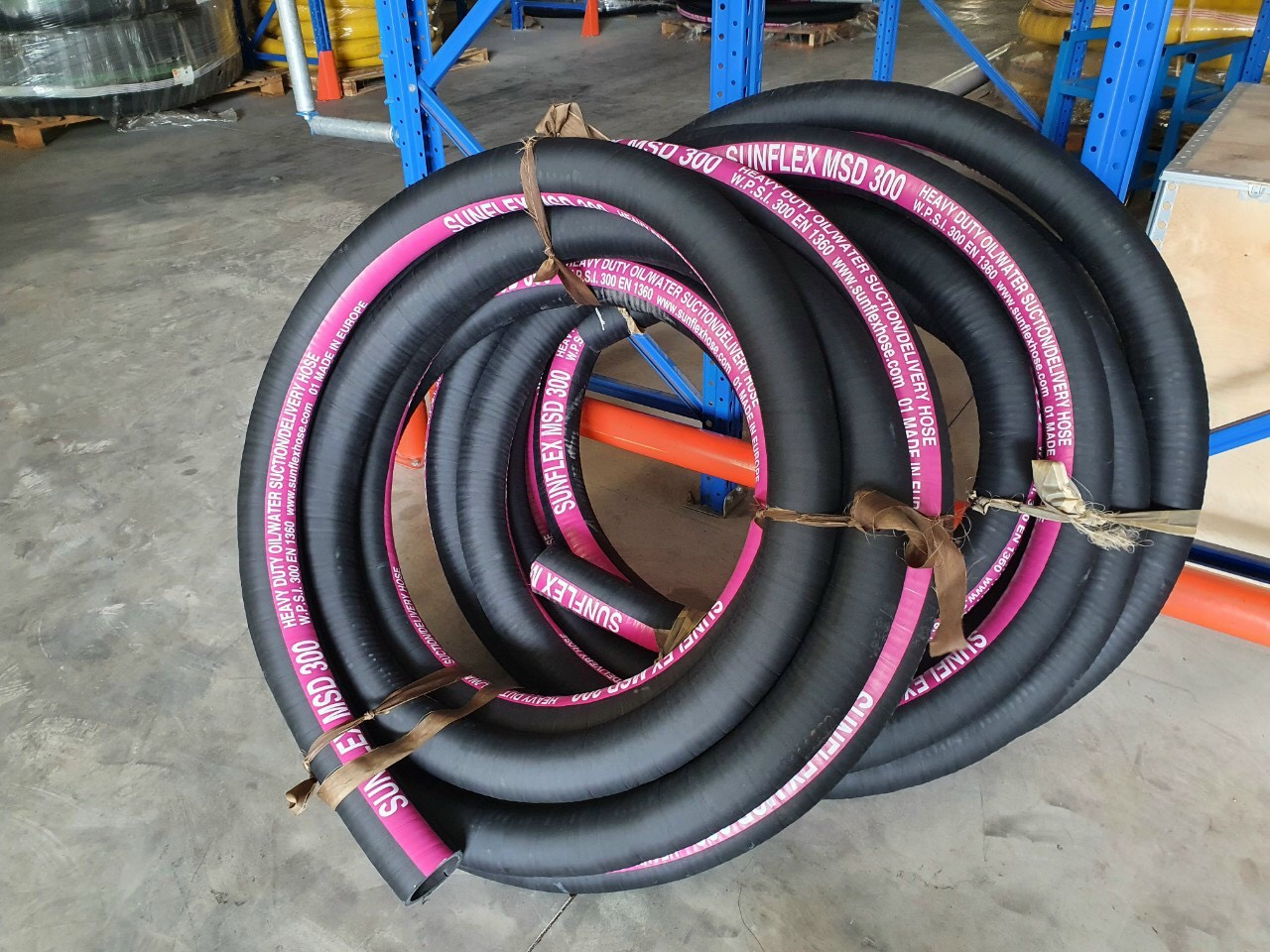 Ống cao su hút xả xăng dầu có đặc điểm gì? Ống cao su hút xả xăng dầu có đặc điểm gì?