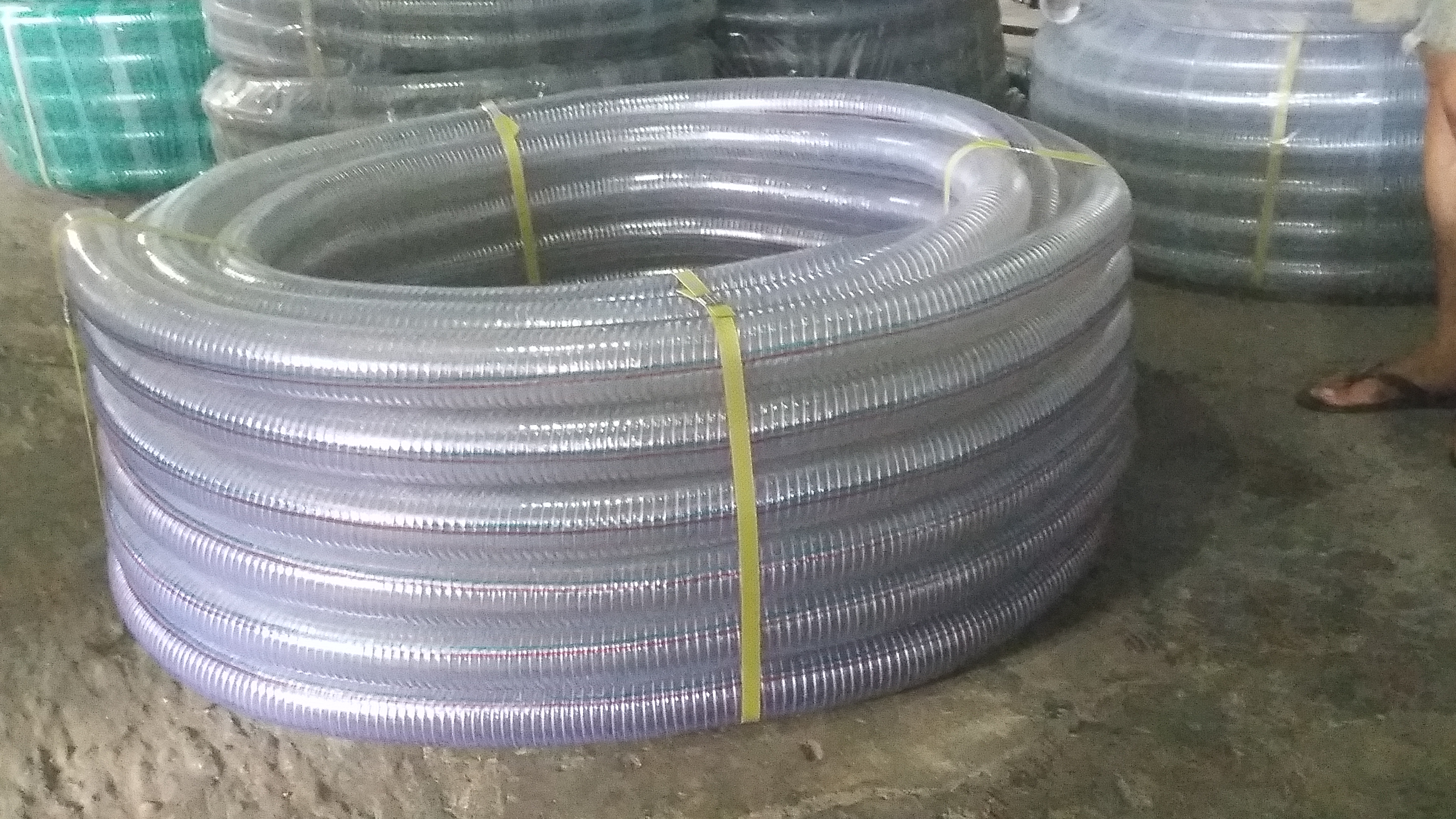 Ống nhựa lõi thép dẫn dầu